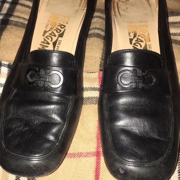Ferragamo ladies leather shoes 6 and half - Picture 2 of 10